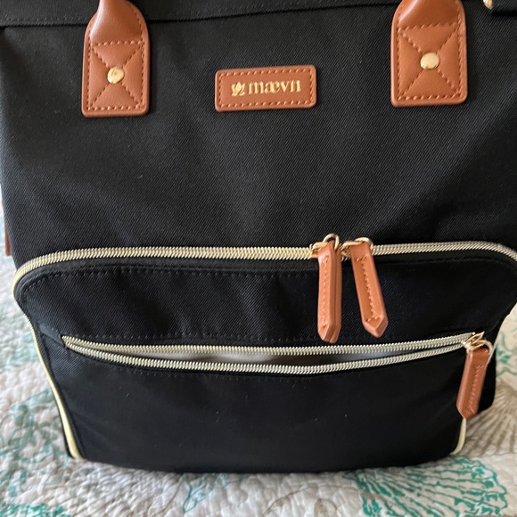 Maevn ReadyGO Water-Resistant Clinical Tote Backpack - Picture 2 of 5